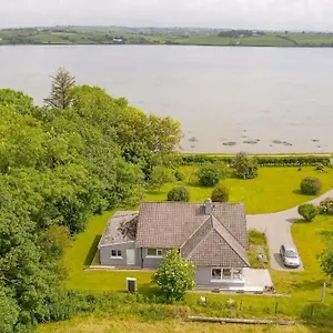 https://2-bed-waterfront-property-close-to-courtmacsherry.corkhotel.net